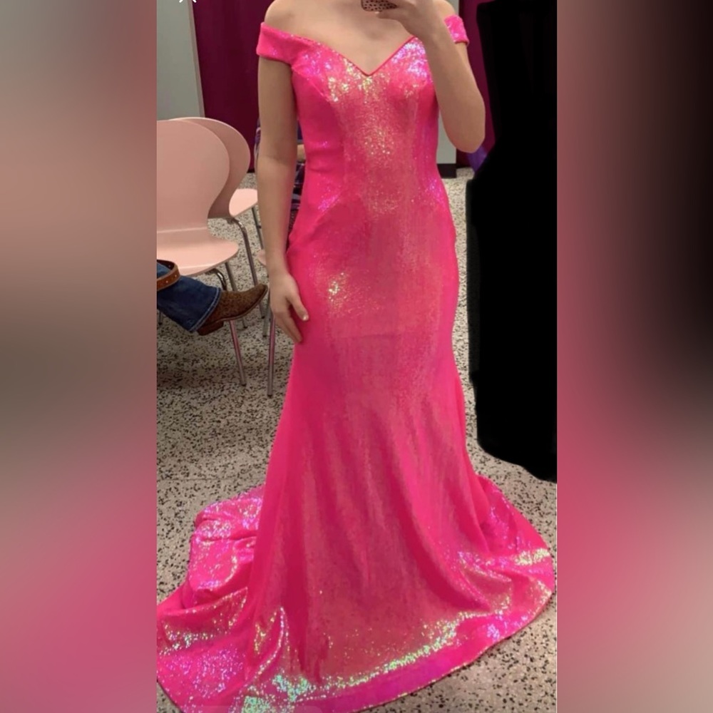 Ashley Lauren Size 2 Pink Formal/Prom
